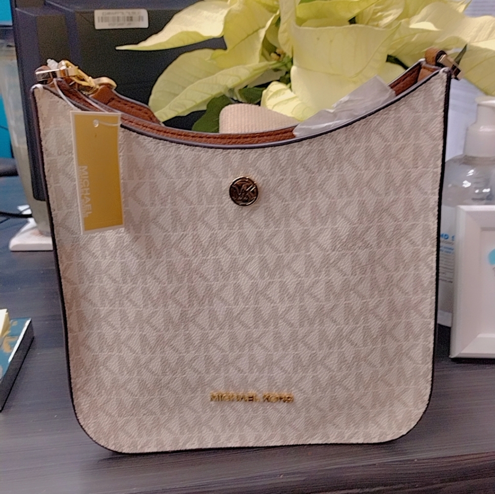 Brand New Michael kors bag
